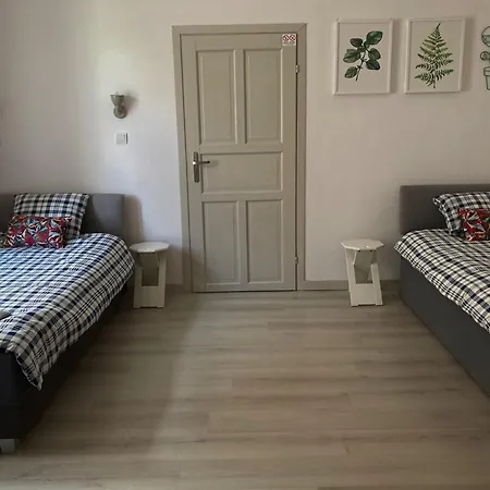 בית כפרי Farma *